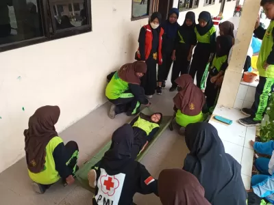 Ekstrakurikuler PMR (Palang Merah Remaja) SMP Negeri 23 Balikpapan 