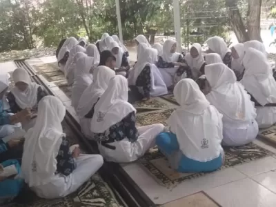 Kegiatan Tadarus di kelas dan musholla